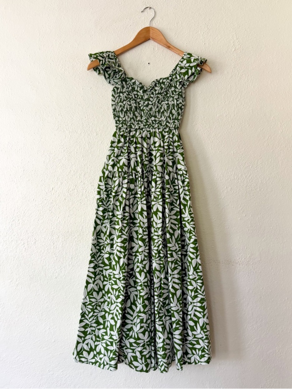 Abercrombie & Fitch Smocked Green & White Floral Midi Dress - Picture 2 of 9
